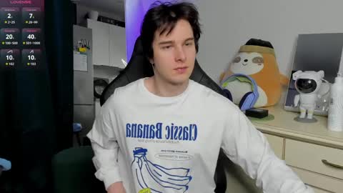 Vincent Strong online show from April 6, 8:15 am