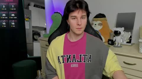 Vincent Strong online show from April 10, 1:16 pm