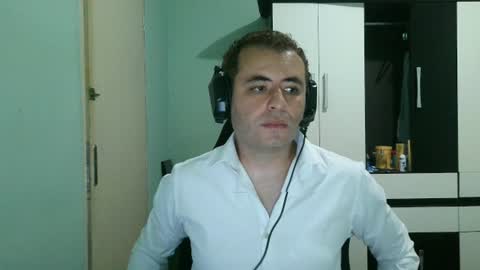 vincentehrt1 online show from August 9, 3:28 pm