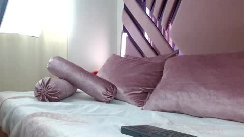 vinitryjhonson online show from December 1, 1:49 pm