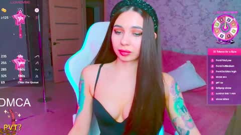 Vinkiepinkie online show from April 19, 5:23 pm