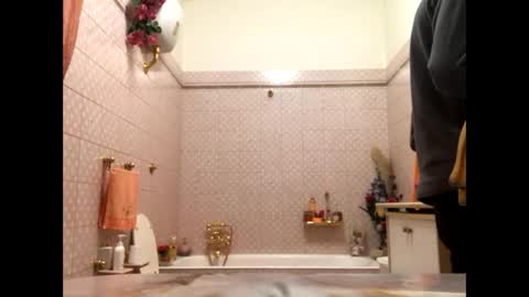 Zenith online show from February 17, 9:41 pm