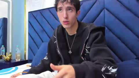 vinniematte online show from March 2, 1:58 am