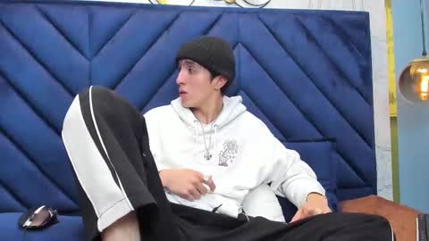 vinniematte online show from March 5, 3:08 am