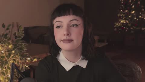 Diva Silvia online show from December 18, 5:00 pm