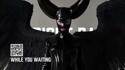 Snapshot of vinylstore chatting on October 29, 4:42 pm Diva Silvia online show from October 29, 4:42 pm