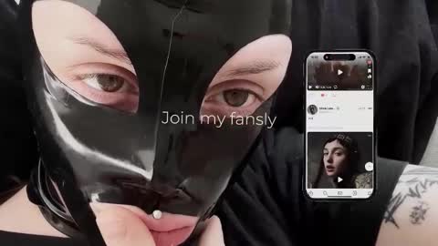 Snapshot of vinylstore chatting on November 10, 4:06 pm Diva Silvia online show from November 10, 4:06 pm