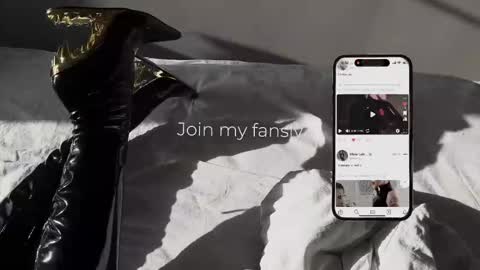 Snapshot of vinylstore chatting on November 20, 4:51 pm Diva Silvia online show from November 20, 4:51 pm