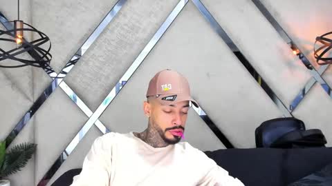 ---Vinzen--- online show from October 22, 4:24 am