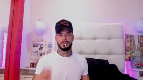 Snapshot of vinzenzrizzo chatting on July 10, 1:25 pm ---Vinzen--- online show from July 10, 1:25 pm