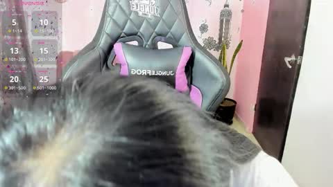 Snapshot of vio_let_ chatting on October 27, 7:29 pm Daniela online show from October 27, 7:29 pm