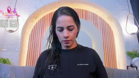 Violette online show from April 18, 10:30 am