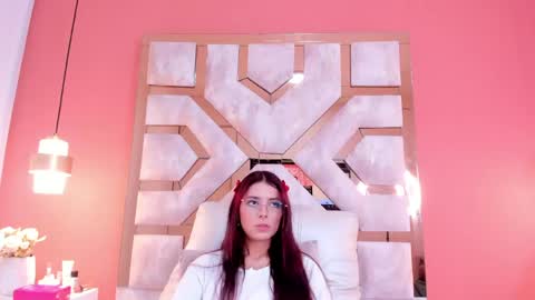 Snapshot of violet22smith chatting on April 21, 12:33 pm KARLA GAEZ online show from April 21, 12:33 pm