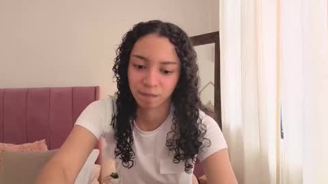 violet__15 online show from March 29, 1:22 pm