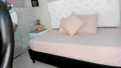 Violet online show from November 21, 4:00 am