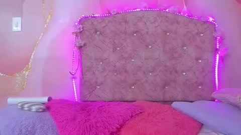 violet__taylor_ online show from March 2, 2:25 am