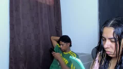 Violet and Myers online show from December 19, 2:35 pm