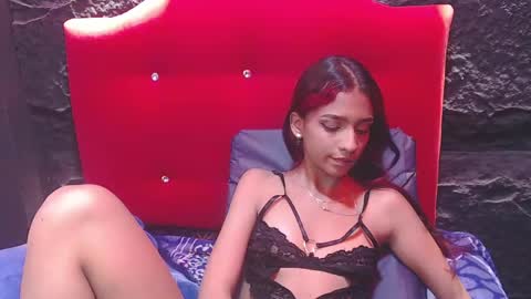 Violet online show from April 9, 2:00 pm