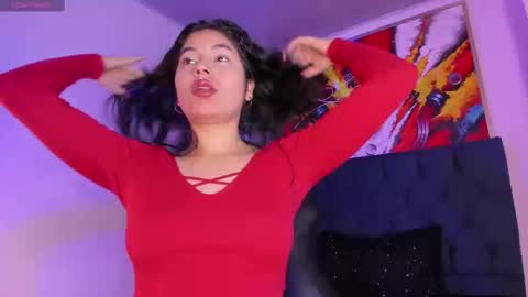 Snapshot of violet_blaze chatting on October 18, 11:11 am online show from October 18, 11:11 am