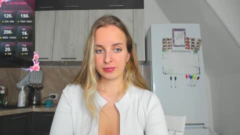 Violet online show from December 10, 1:44 pm