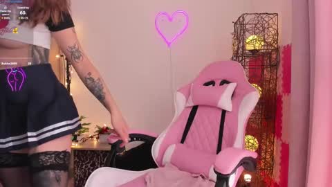 violet online show from February 25, 5:04 pm