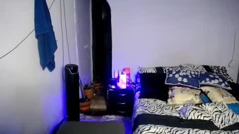 Snapshot of violet_hyuga chatting on October 10, 2:21 am violet_hyuga online show from October 10, 2:21 am