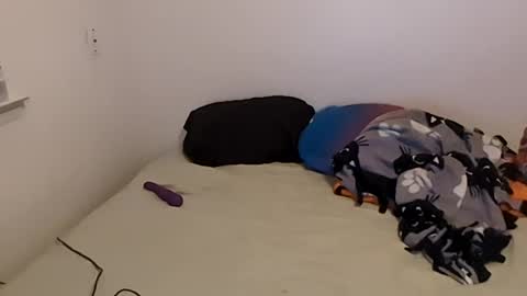Violet Kitty online show from June 27, 5:01 am