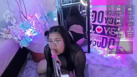 Violet online show from March 21, 2:20 pm