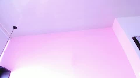 violet online show from September 17, 1:35 pm