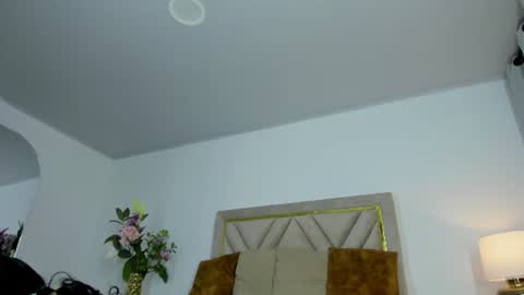 Mary online show from June 11, 7:01 pm