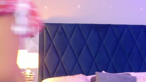 Violet  online show from April 22, 7:15 pm