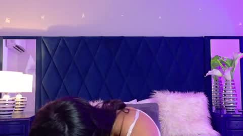 Snapshot of violet_saunders chatting on June 12, 8:30 pm Violet online show from June 12, 8:30 pm