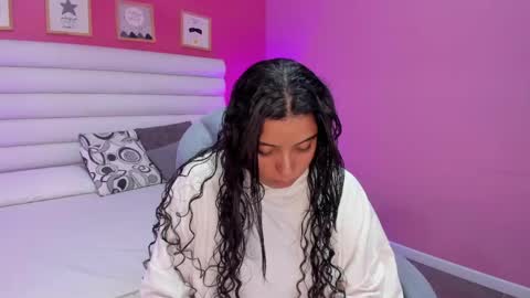 violet_sinclair online show from April 23, 11:31 am
