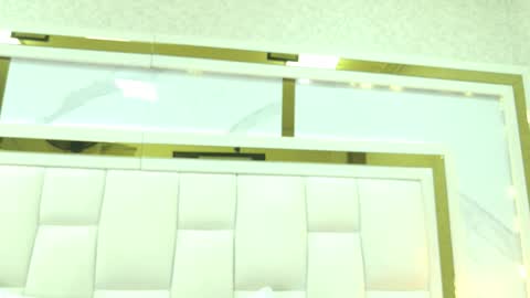 Snapshot of violet_sm chatting on November 6, 3:18 am violet_sm online show from November 6, 3:18 am