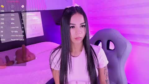 Snapshot of violet_spencer chatting on June 17, 1:41 am Violeta online show from June 17, 1:41 am