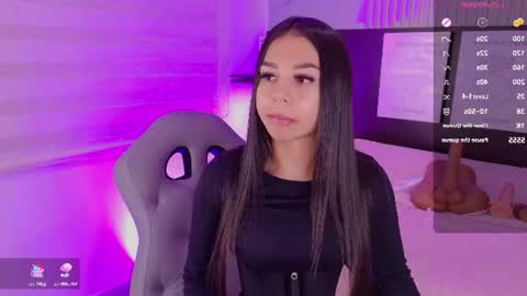 Snapshot of violet_spencer chatting on June 25, 5:12 am Violeta online show from June 25, 5:12 am