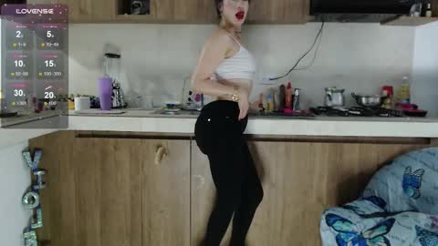 Snapshot of violet_sweet_23 chatting on October 24, 3:36 am violet-sweet-23 online show from October 24, 3:36 am