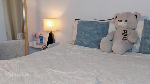 Violet online show from January 5, 9:40 pm