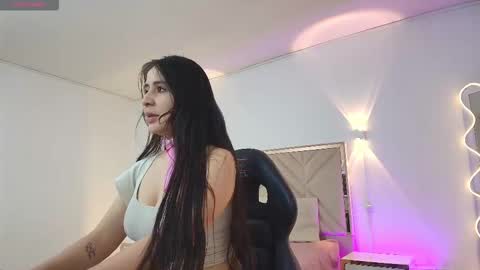 Snapshot of violet_tay1 chatting on September 17, 11:45 am violet_tay1 online show from September 17, 11:45 am