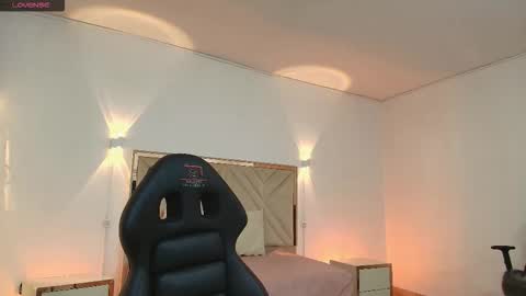 Snapshot of violet_tay1 chatting on October 21, 11:00 am violet_tay1 online show from October 21, 11:00 am