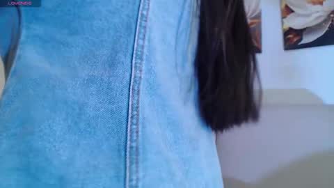 Snapshot of violet_tay1 chatting on December 2, 11:59 am violet_tay1 online show from December 2, 11:59 am