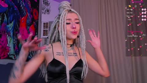 Violet online show from December 15, 11:12 am