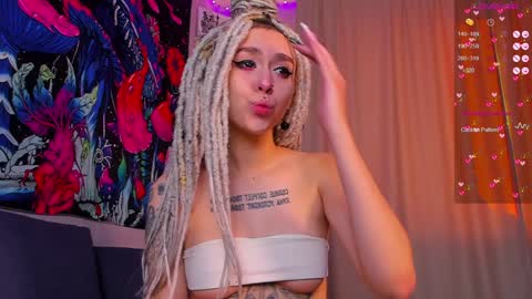 Violet online show from January 6, 8:14 am