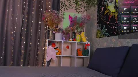 Violet online show from October 25, 4:42 am