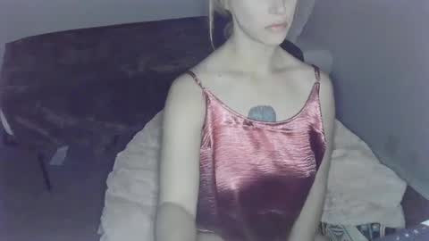 Snapshot of violet_winter97 chatting on December 13, 2:54 am violet_winter97 online show from December 13, 2:54 am