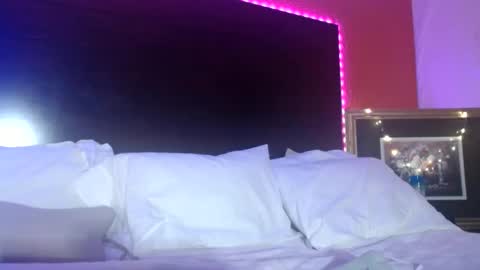 violet_winter97 online show from February 1, 6:01 am