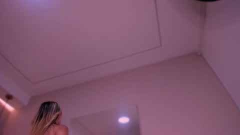 Violeta  online show from November 20, 10:37 am