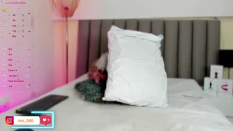 Snapshot of violeta_cs chatting on February 14, 8:59 pm online show from February 14, 8:59 pm