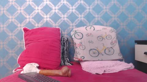 Snapshot of violeta_cute18 chatting on January 24, 1:13 am Violeta online show from January 24, 1:13 am