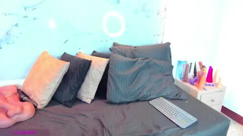 Violet  online show from October 15, 5:51 am